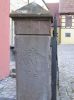 G. Markert: Sandsteinpfosten am Hof des Weinhändlers Ney